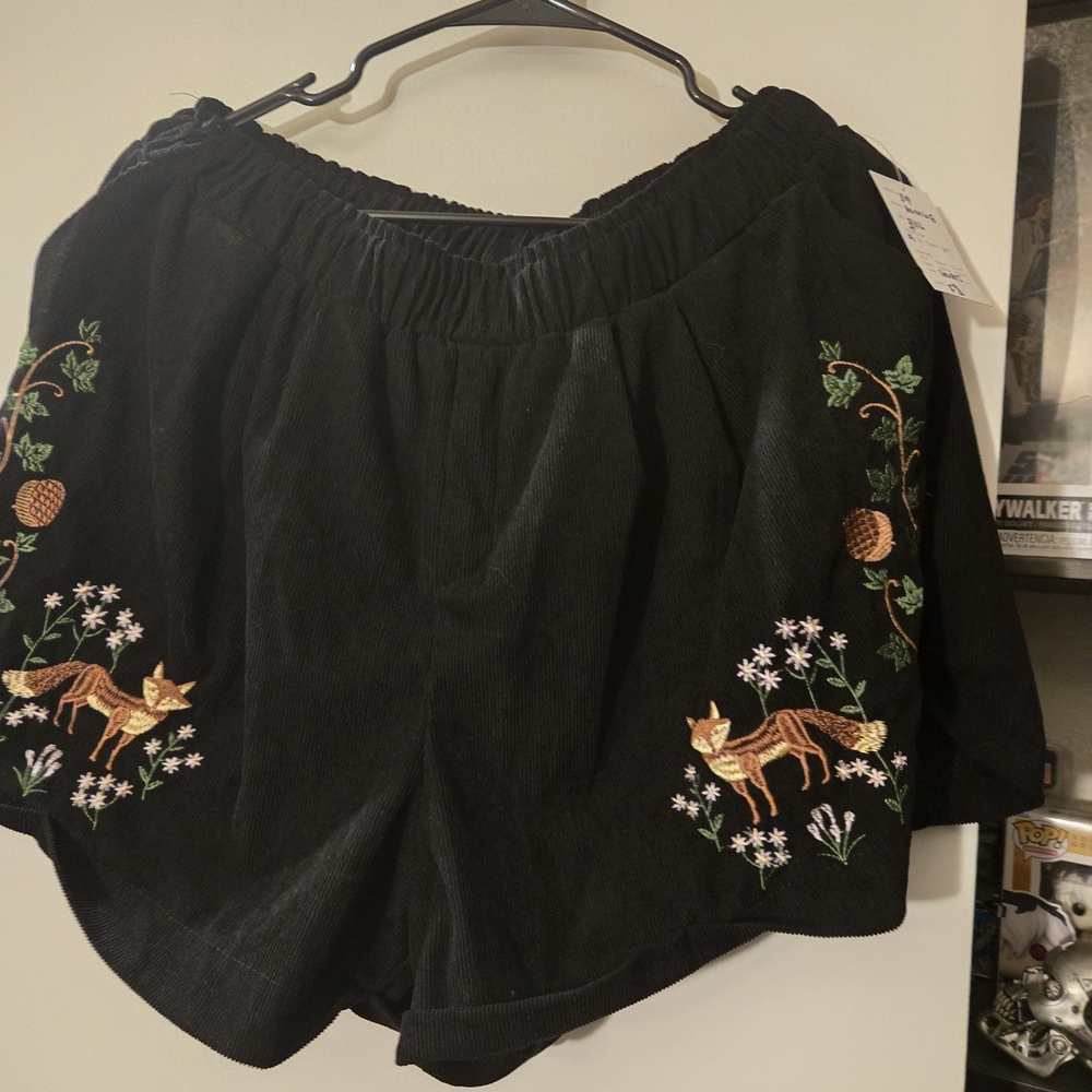 ROMWE Black High Waist Shorts with Fox Embroidery
